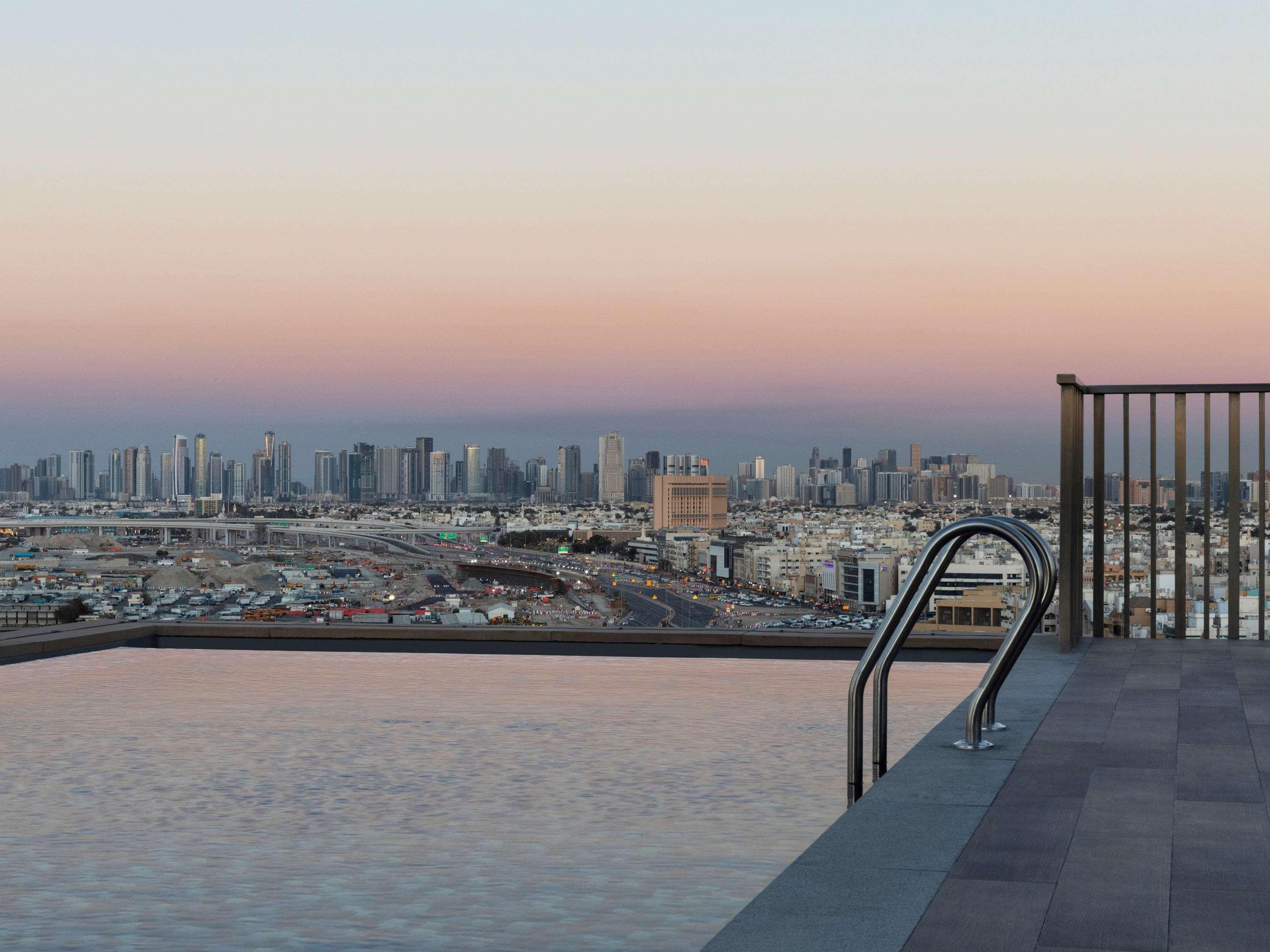 Aparthotel Adagio Dubai Deira Exteriör bild