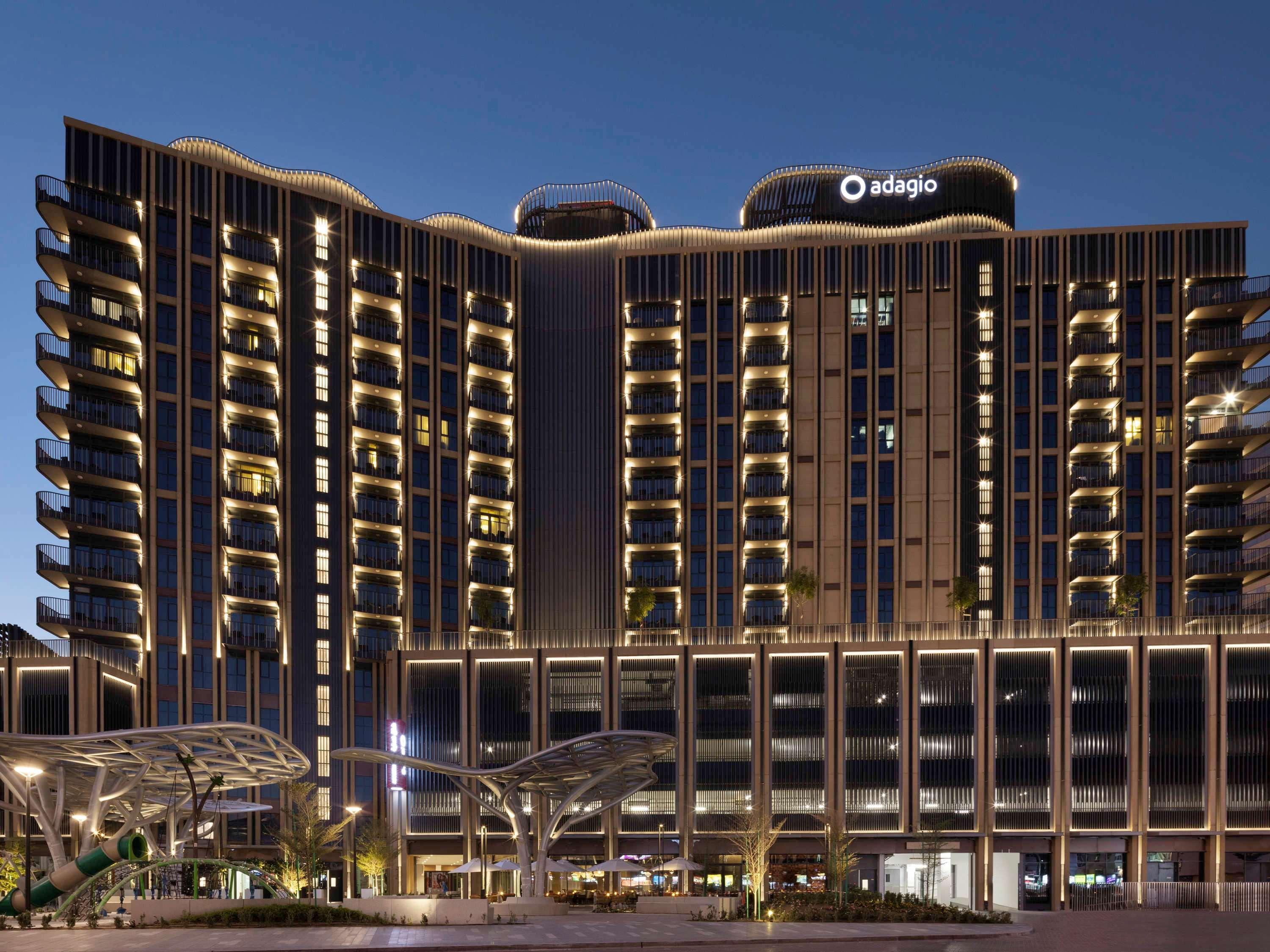 Aparthotel Adagio Dubai Deira Exteriör bild