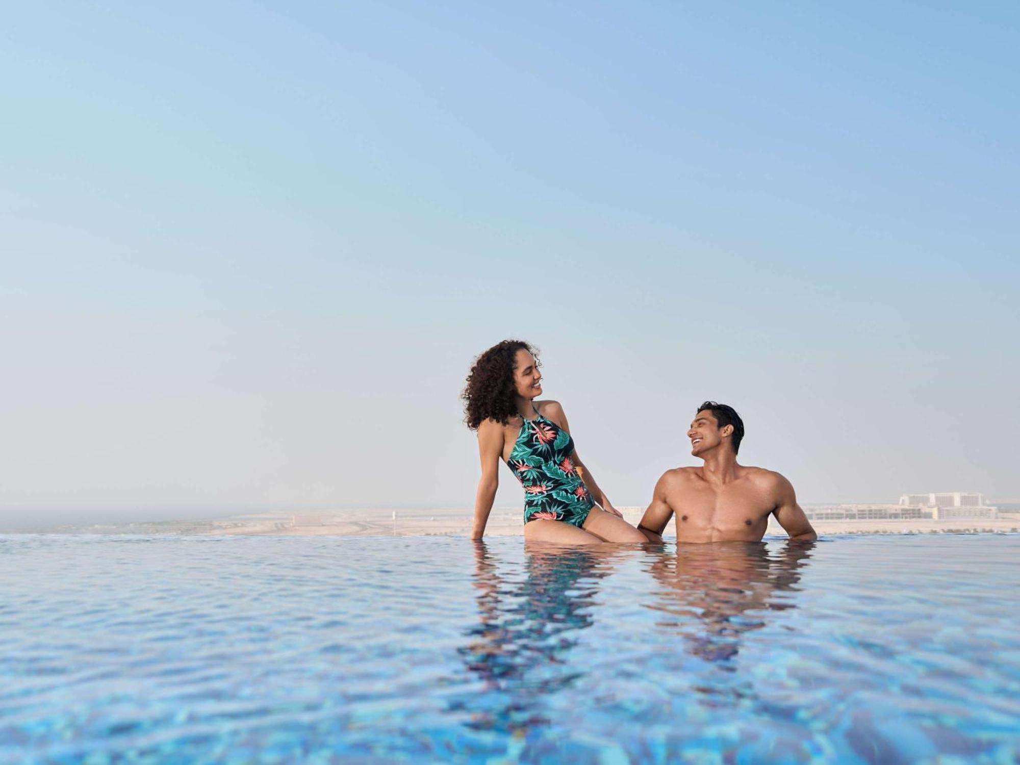 Aparthotel Adagio Dubai Deira Exteriör bild