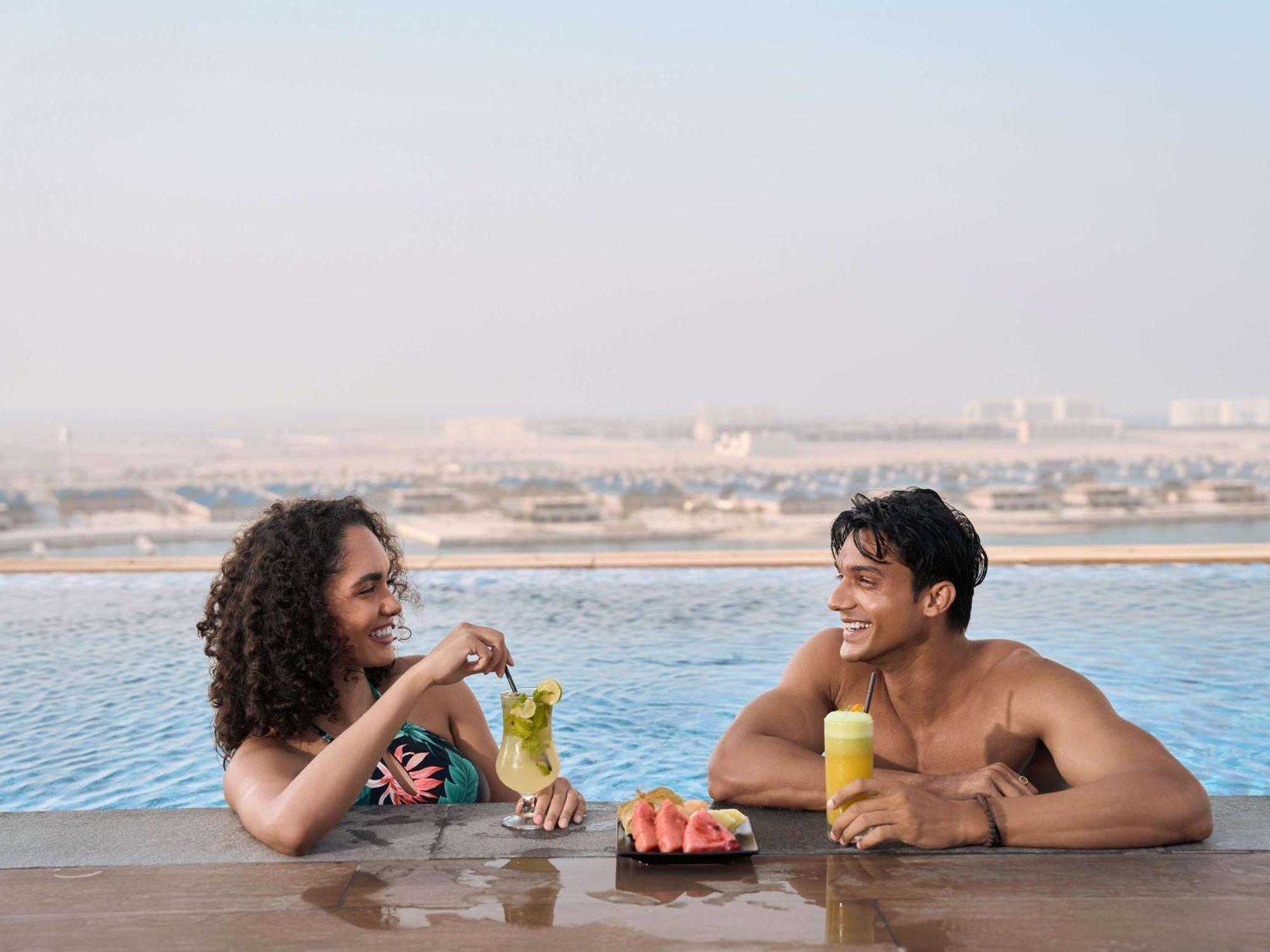 Aparthotel Adagio Dubai Deira Exteriör bild