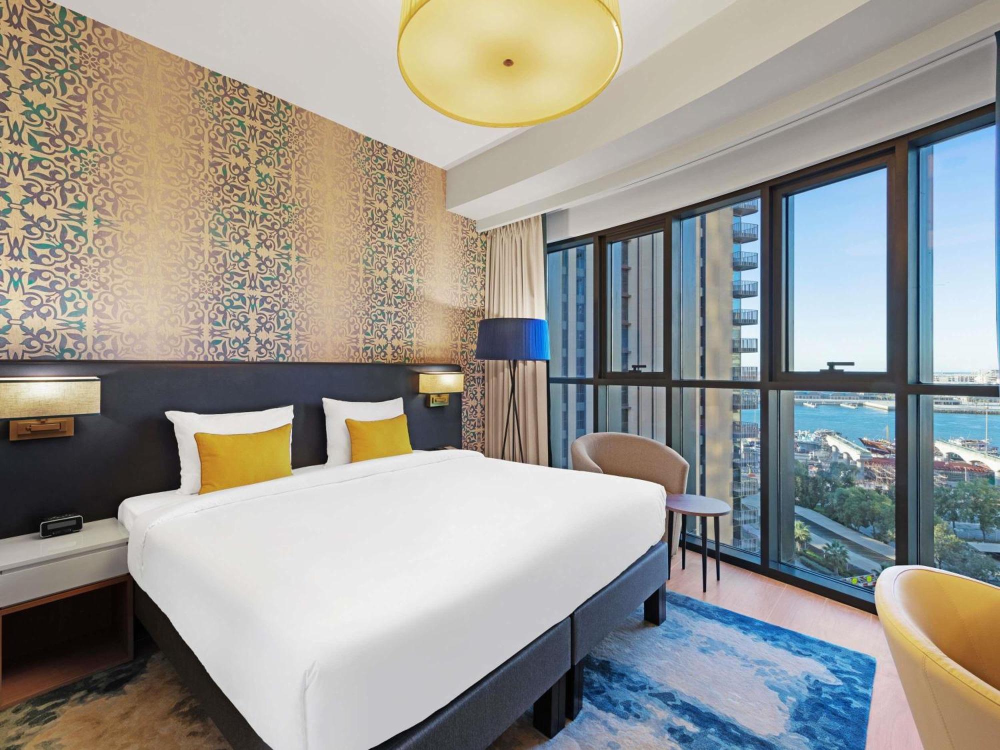 Aparthotel Adagio Dubai Deira Exteriör bild